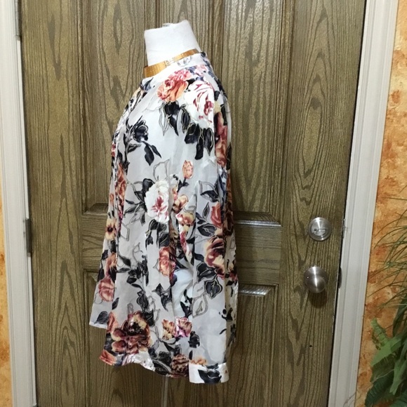 🔥💕 Tribal jeans sheer shimmering floral top - Picture 2 of 6